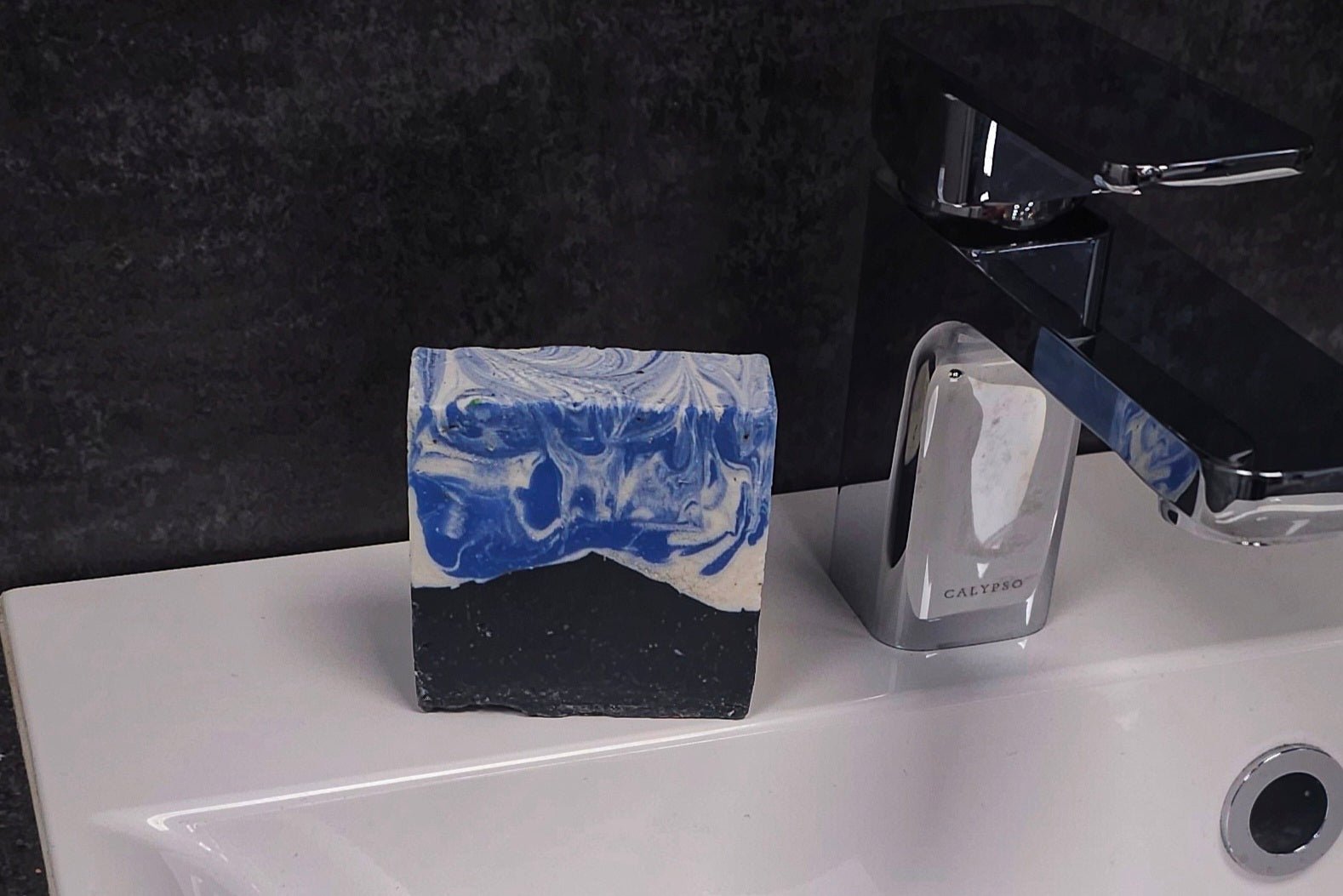 A tribute to Yr Wydffa (Mount Snowdon) - Wales' highest mountain, a cleansing and refreshing natural soap bar - The Celtic Soap Company (Y Cwmni Sebon Celtaidd) Ltd.